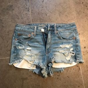 Distressed shorts 🔥